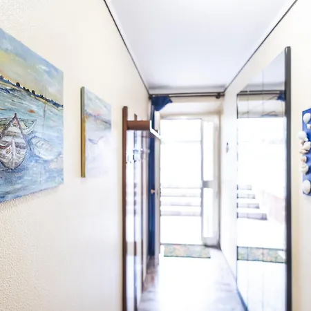 شقة Cozy Flat, 150 Meters From The Sea كاتوليكا