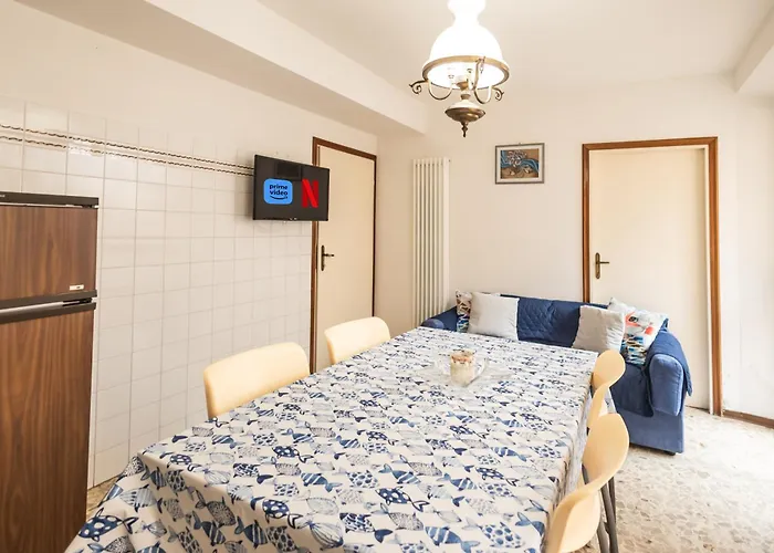 Cozy Flat, 150 Meters From The Sea Apartamento *